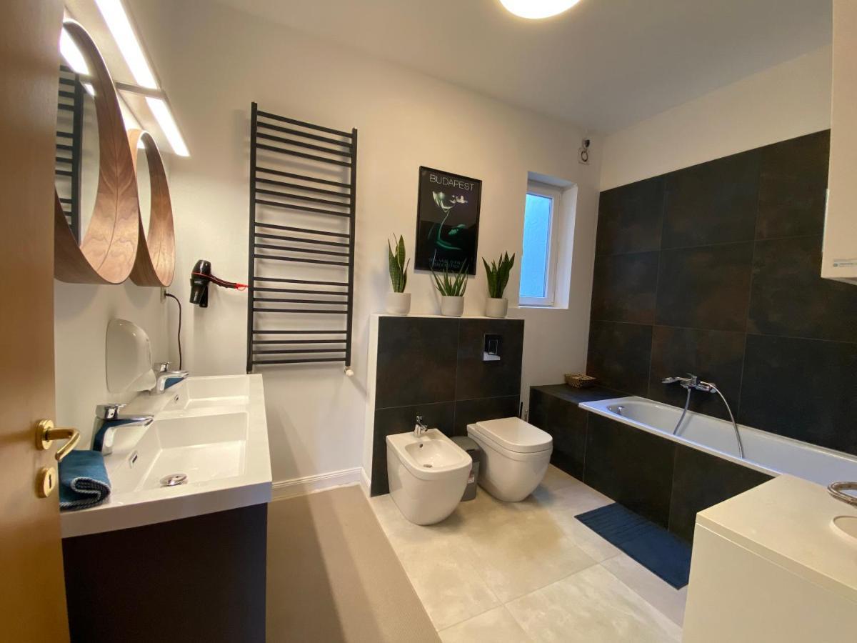 2 Bedroom 107 M2 Loft With Balcony Budapest Ngoại thất bức ảnh